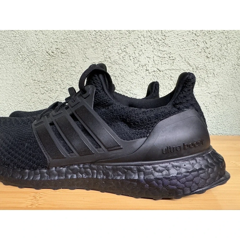 Size 10 - Women's adidas UltraBoost 5.0 DNA Black Sneakers Shoes GV‎ 8743